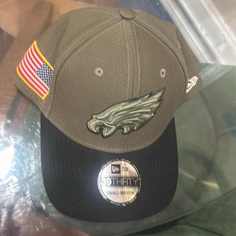 NEW ERA stretch fit size: small/medium Eagles 🦅 hat